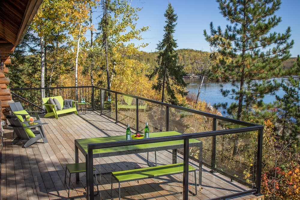 Beautiful Log Cabin on Saganaga Lake