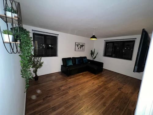 Impeccable 2-bed Apartment in Grays, London