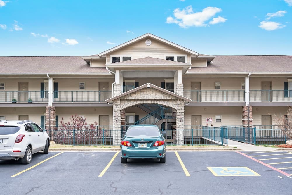 Majestic Luxury Condo at Table Rock Lake