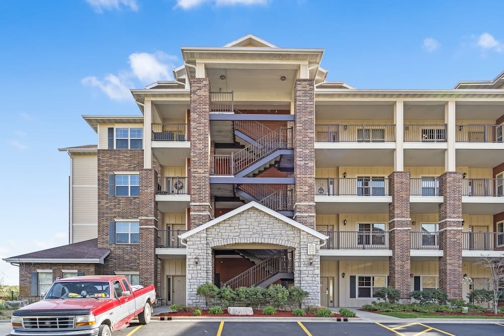Table Rock Overlook - Spend Your Days on the Lake!