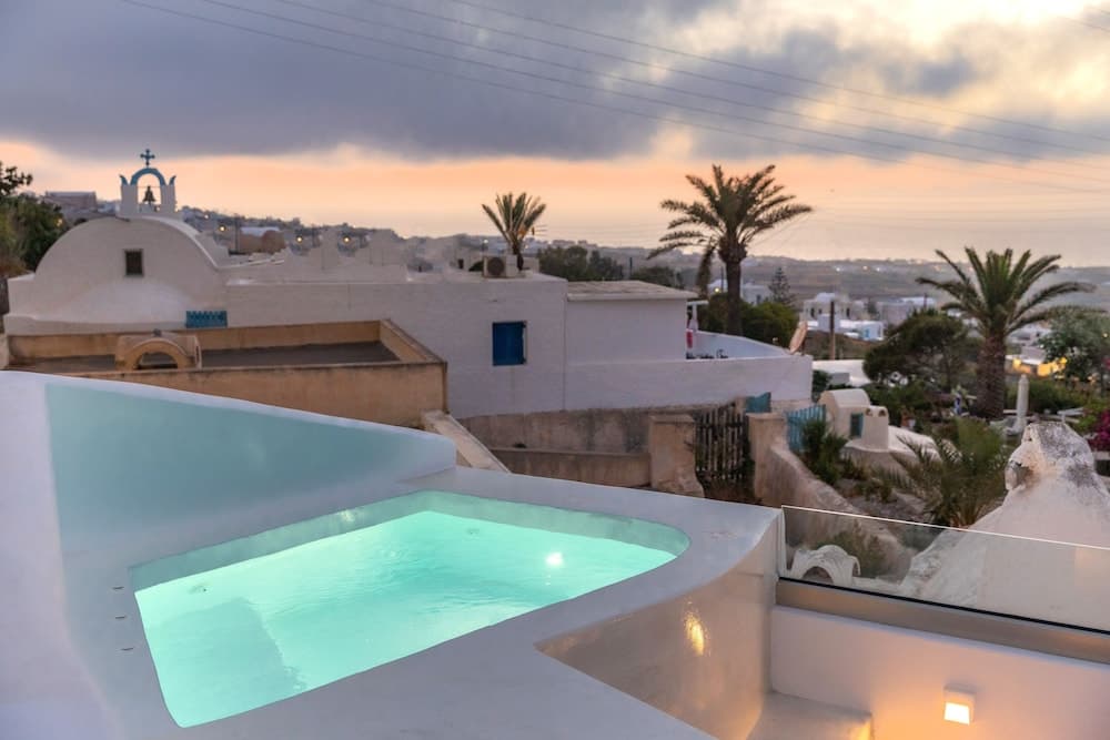 Sunborn Oia Suites