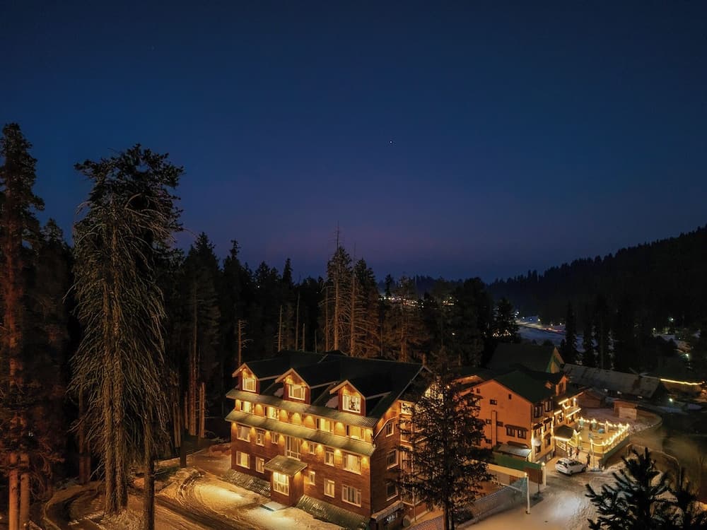 Pine Spring Resort Gulmarg
