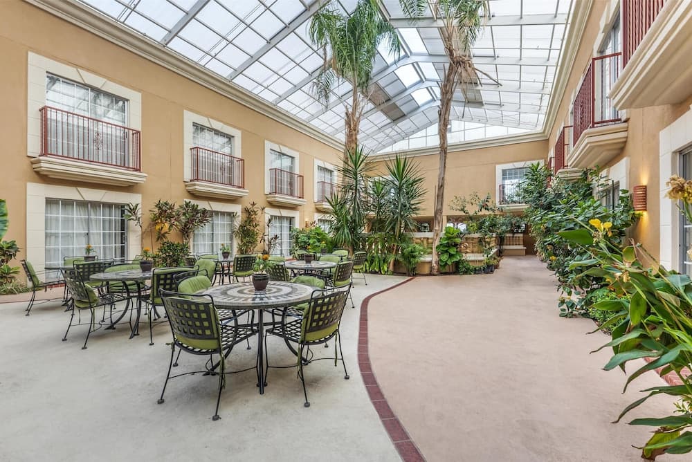 Best Western Plus Atrium Inn