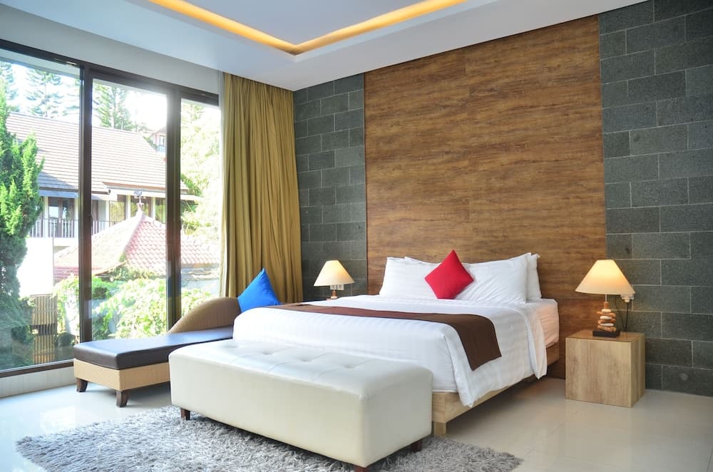 Harmony Hilltop City View 4BR Villa With Pool