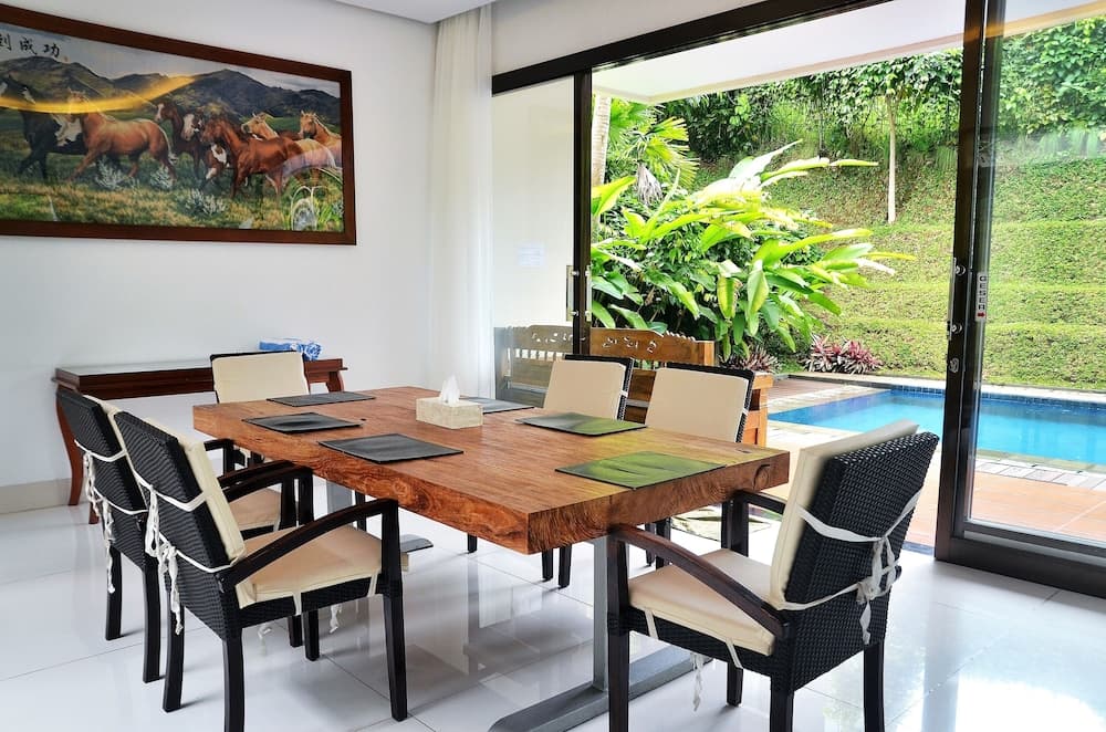 Oyama City View 4BR Villa With a Private Pool