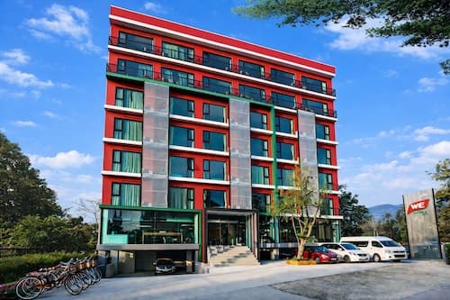 WE Valley Hotel