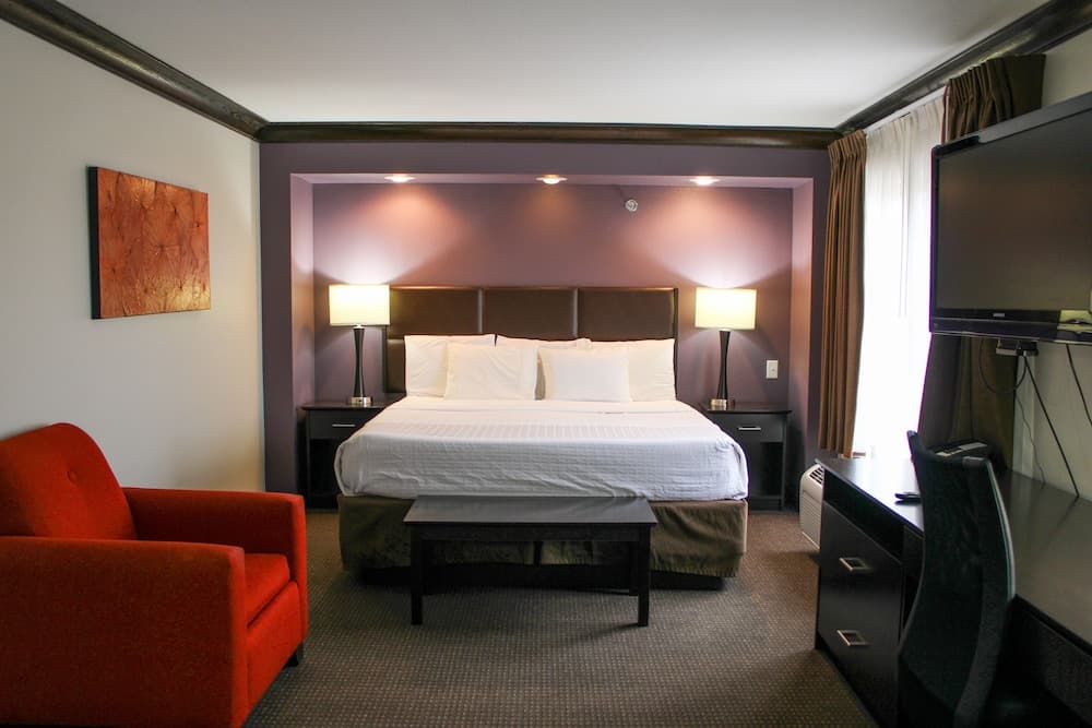Parkwood Inn & Suites