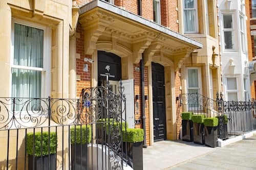 Cheval Phoenix House at Sloane Square