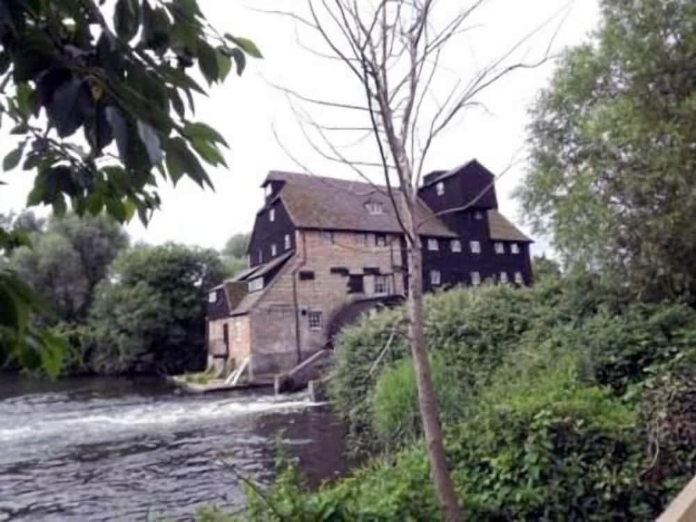 Three Horseshoes Inn