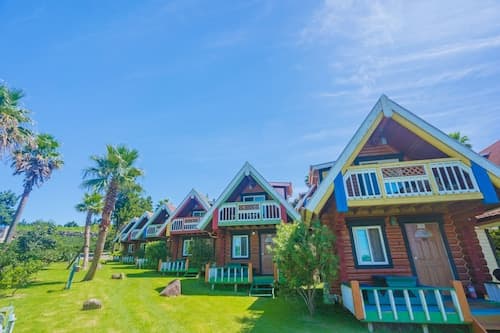 Jeju Jungmun Log Pension & Resort