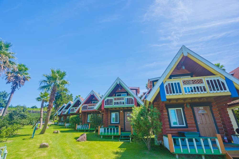 Jeju Jungmun Log Pension & Resort