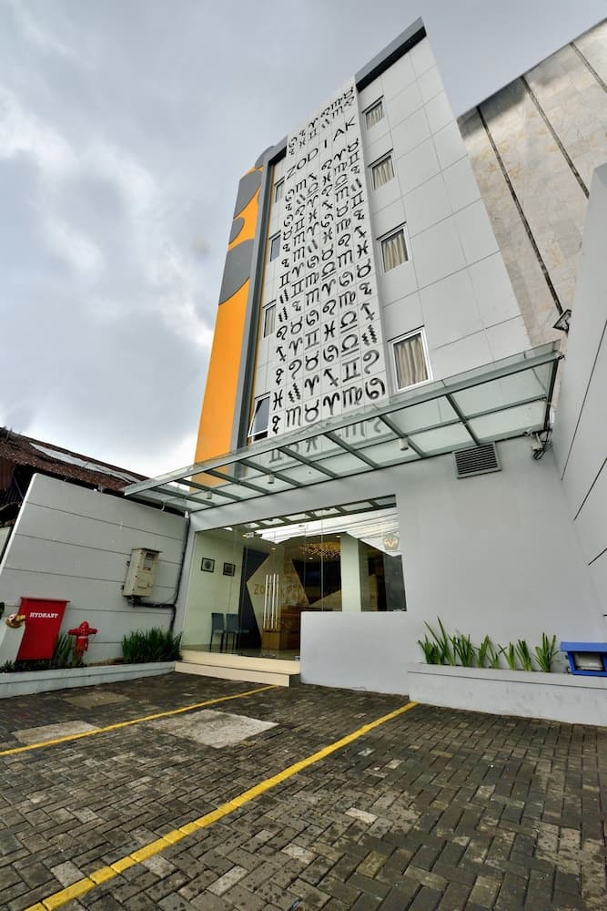 Zodiak Kebonjati by KAGUM Hotels