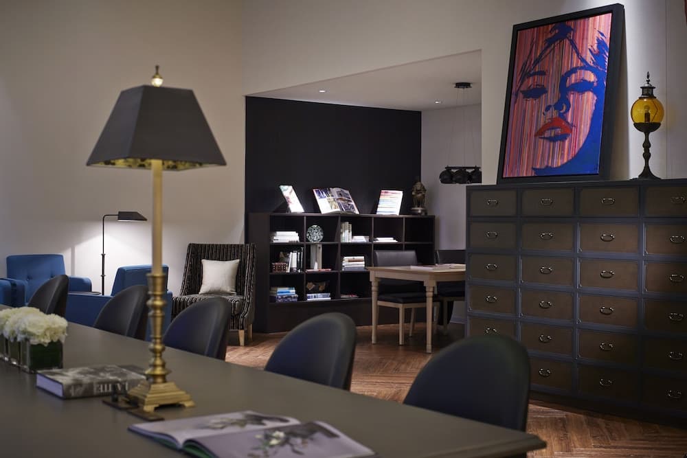 Lobi dinlenme salonu