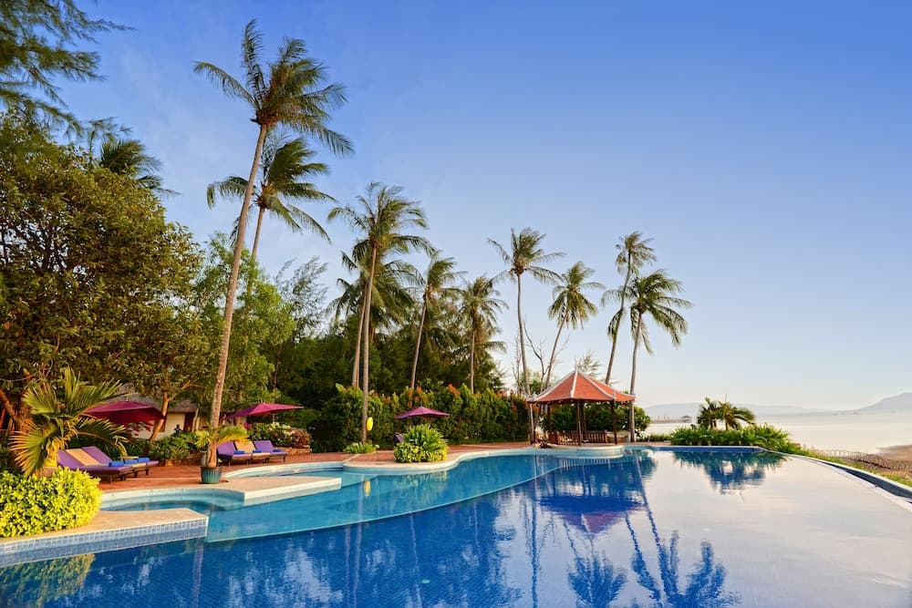 Nataya Roundhouse Coral Bay Resort and Spa