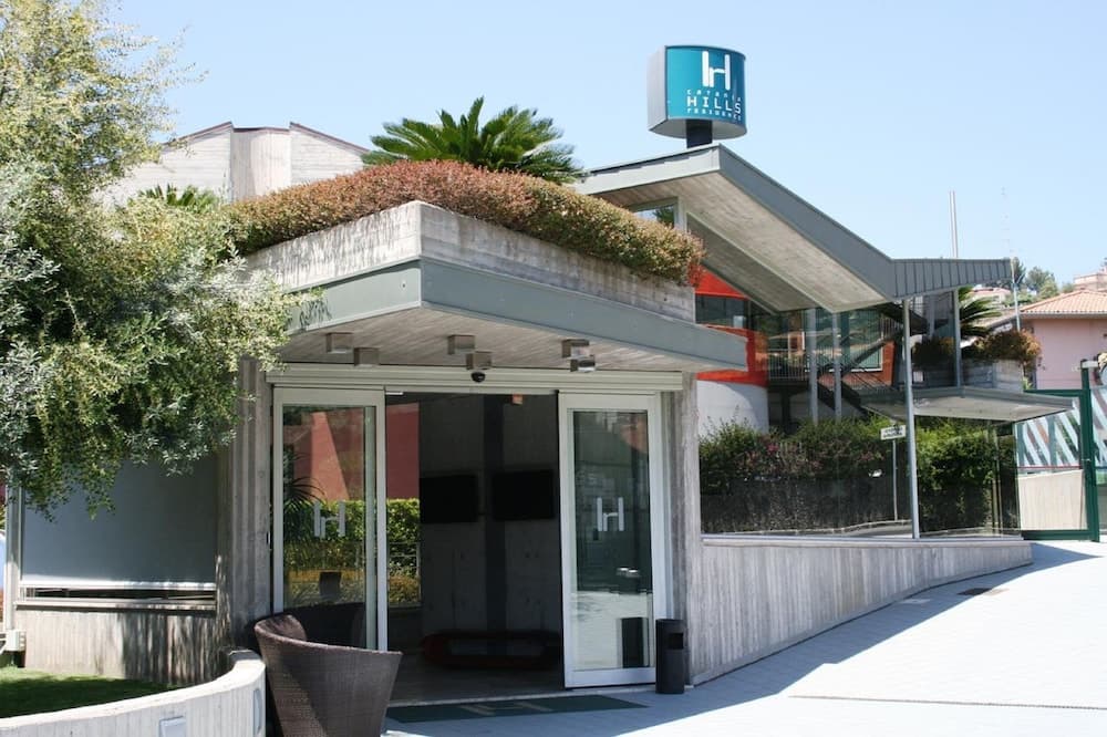 Catania Hills Residence