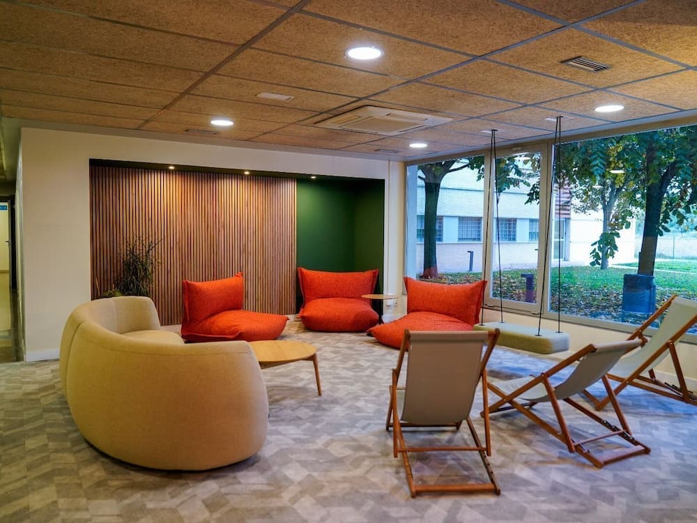 Albergue Residencia Universitaria Resa Los Abedules - Campus Accomodation