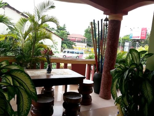 Ta Som Guesthouse & Tour Services