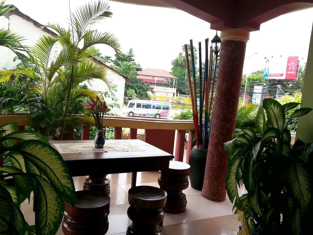 Ta Som Guesthouse & Tour Services