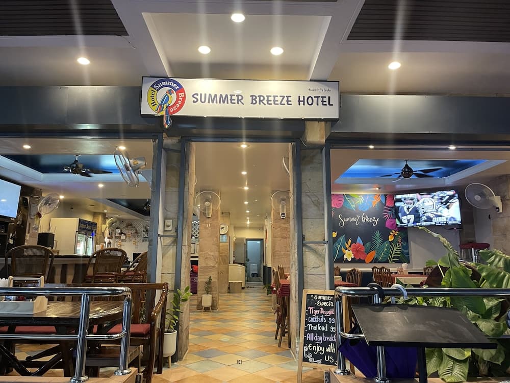 Summer Breeze Hotel