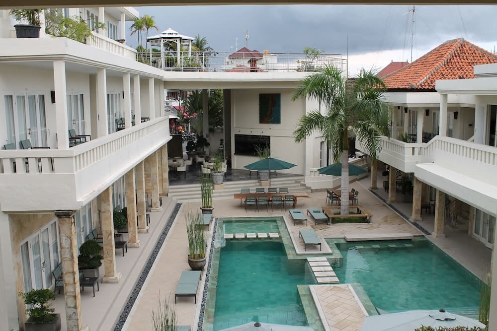 Bali Court Hotel and Apartments