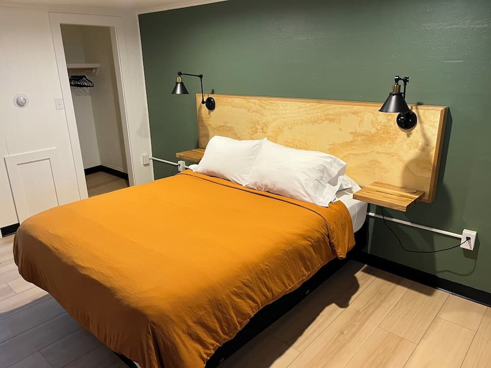 Happy Bear Motel
