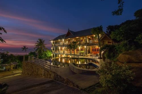Sea Rock Resort
