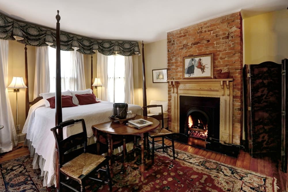 200 South Street Inn