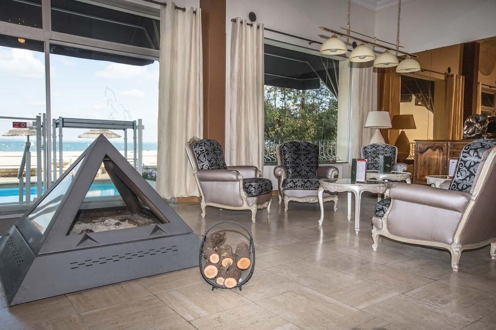Arc Hôtel sur Mer