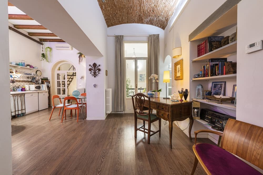 Florence Hideaway by Mmega