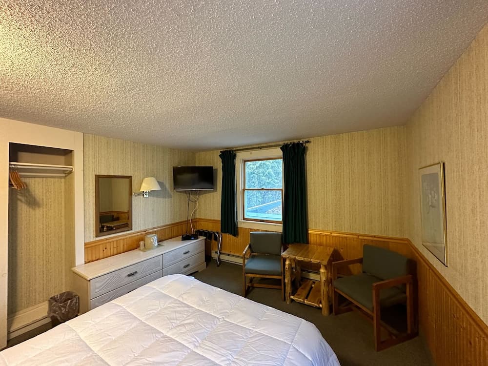 Maple Leaf Inn - Lake Placid