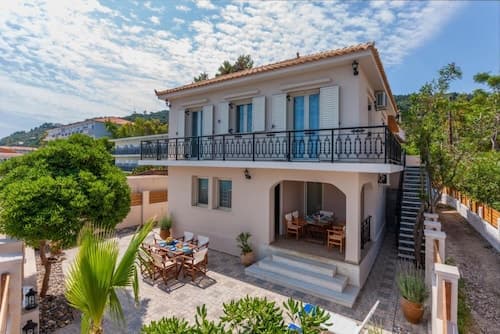 Villa Elizabeth - Seafront Modern Villa - Villa Elizabeth - Seafront Classic Villa