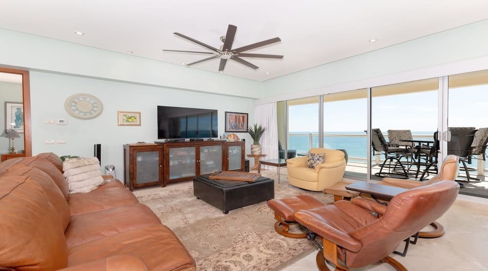 Luna Blanca 702 by Kivoya