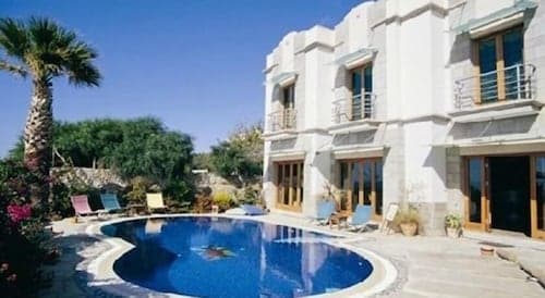 Maira Beach Hotel