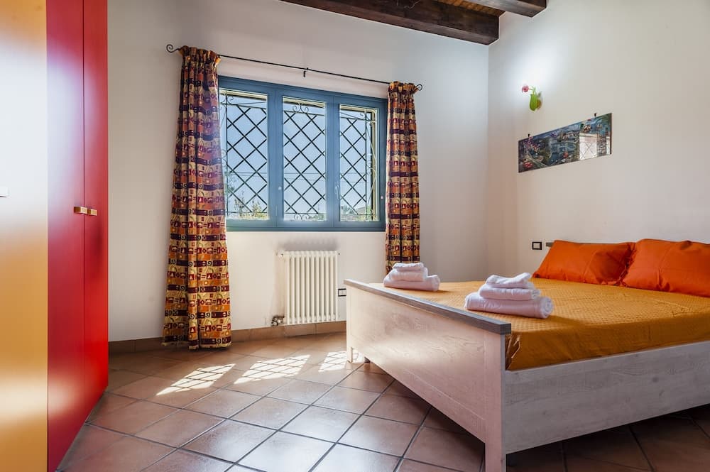 Charming Sea View Villa close to beach