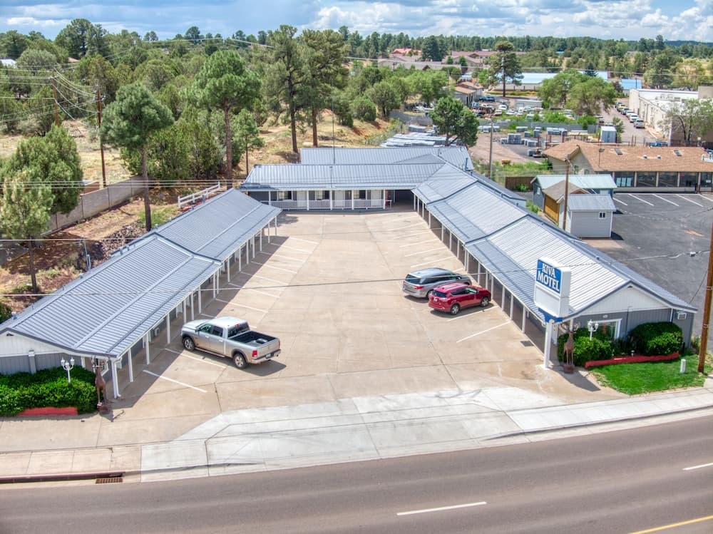 Kiva Motel