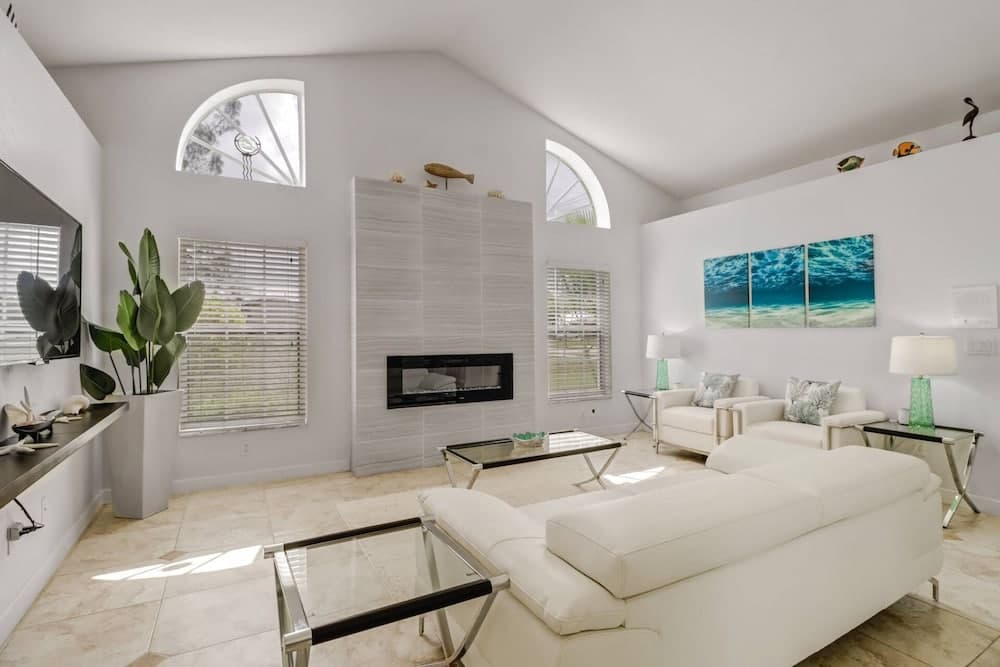 2203 Cape Coral Pkwy W