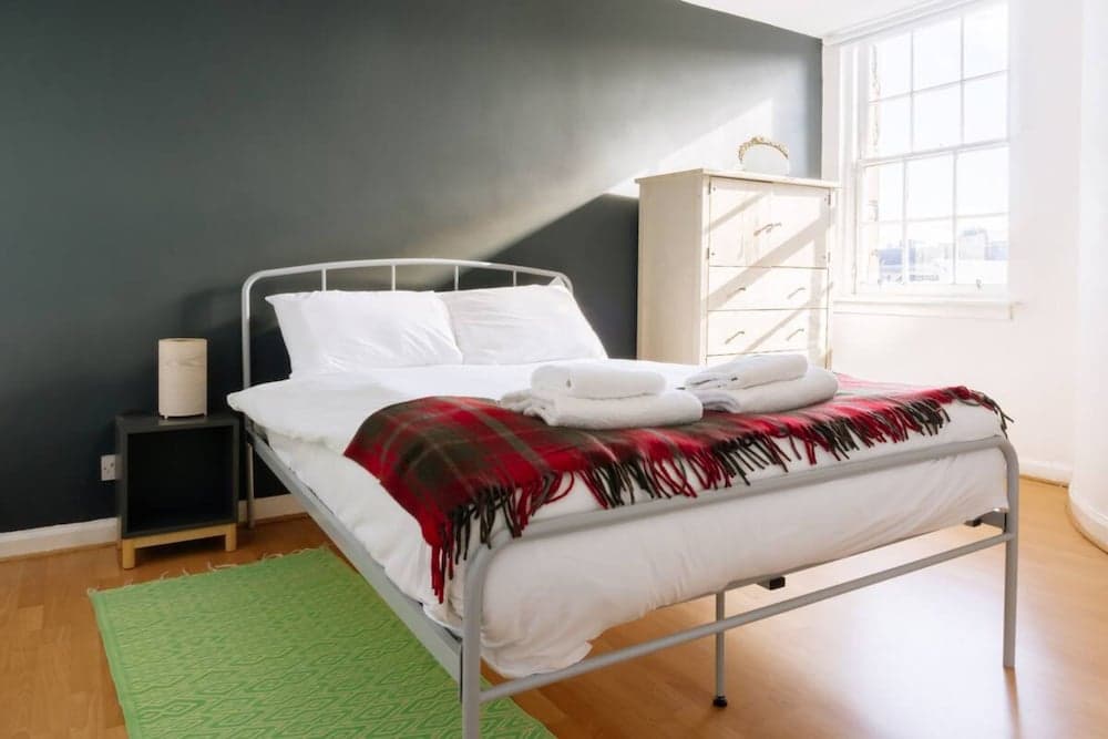 Charming 3 Bedroom Apartment in the Heart of Vibrant Old Town