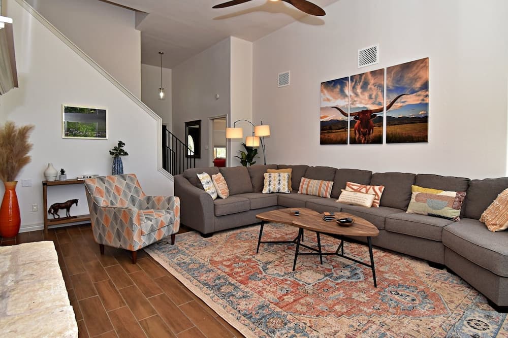 Dreamy Dripping Springs