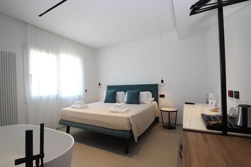B&B Le Suites di Costanza