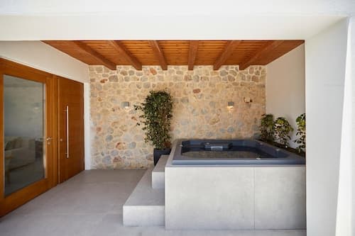 Kamini White I Villa