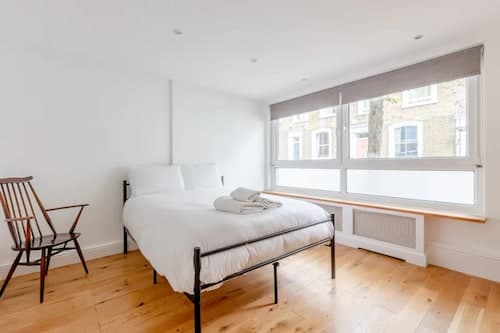 Spacious 1 Bedroom Apartment in Vibrant Angel