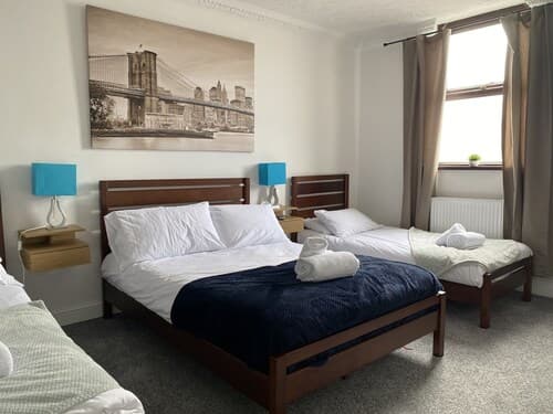 Modern 2 Bedroom Flat in Robert st, Swansea