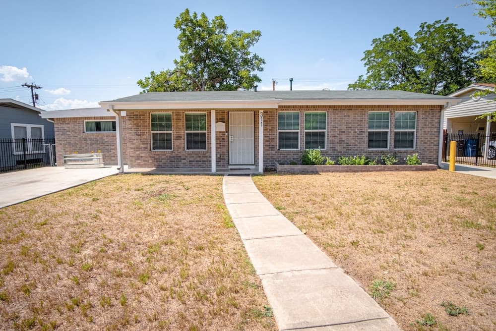 Splendid Gated 4 BR 2 BA Home Near Downtown