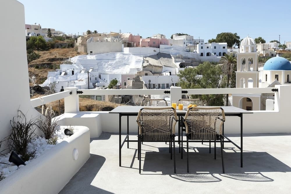Acave Santorini Suites