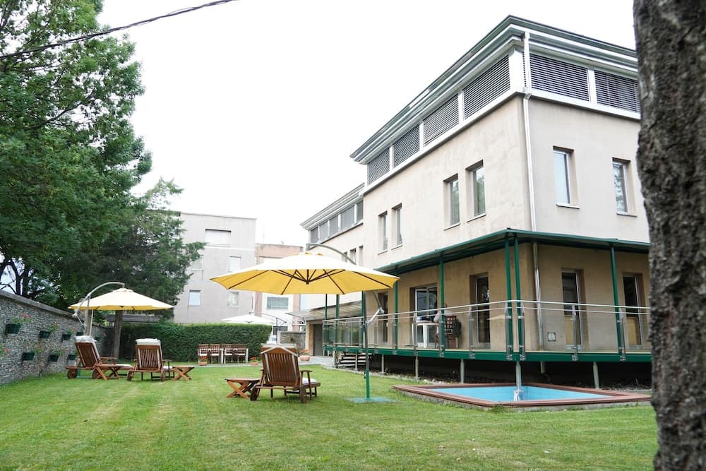 Hotel Brass
