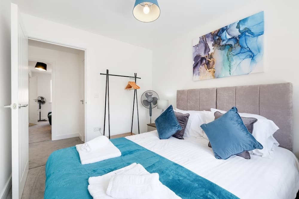 Modern 5 Bedroom 3 Bath Hse Aylesbury