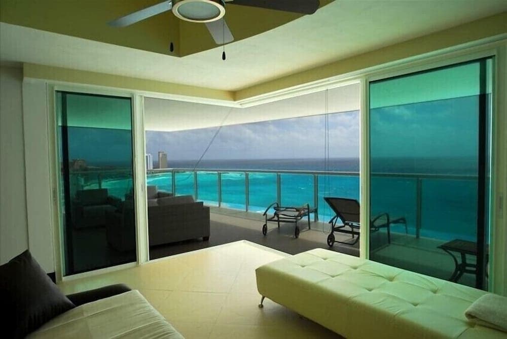 Plaj/okyanus manzarası