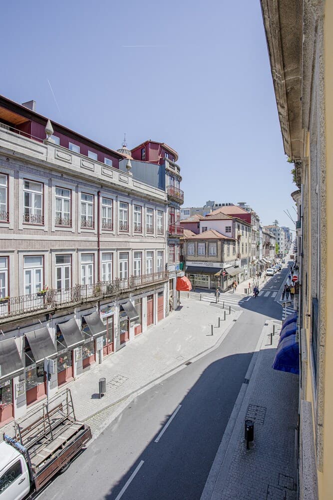 Liiiving - Aliados Stone Apartment