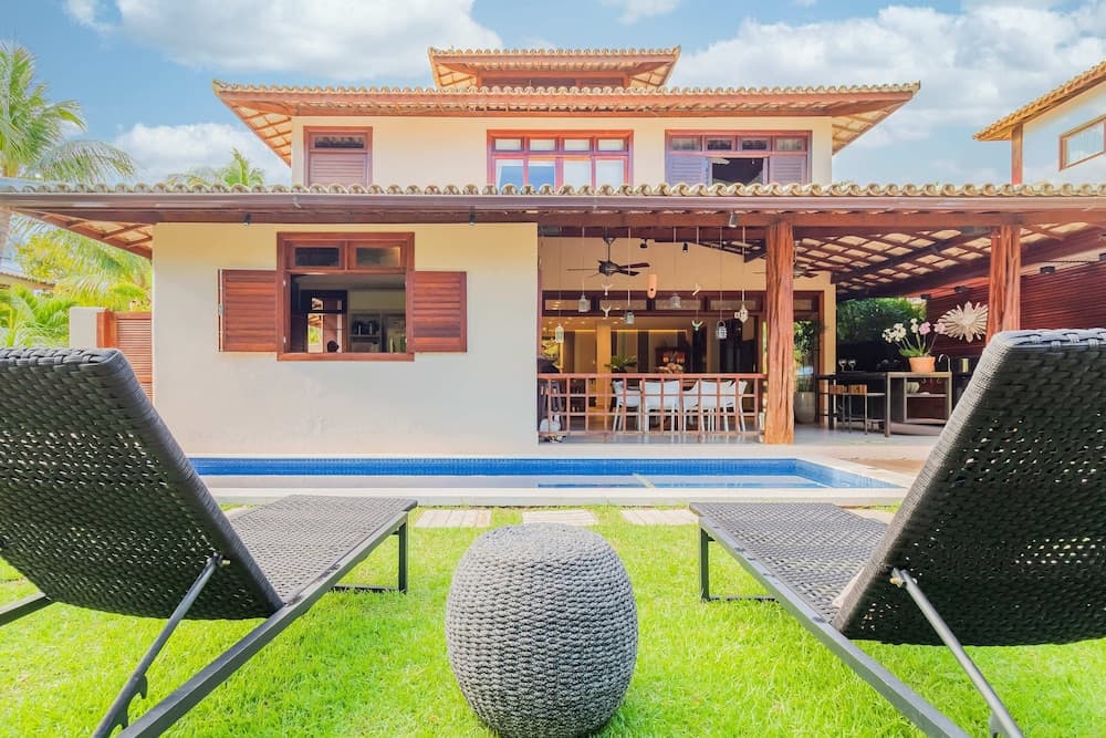 PF41 House 6 Bedrooms 300m from the Sea