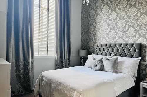 Apartment With City Views - Sleeps 3